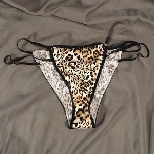 Victoria’s Secret Very Sexy Cheeky Panty Size Med